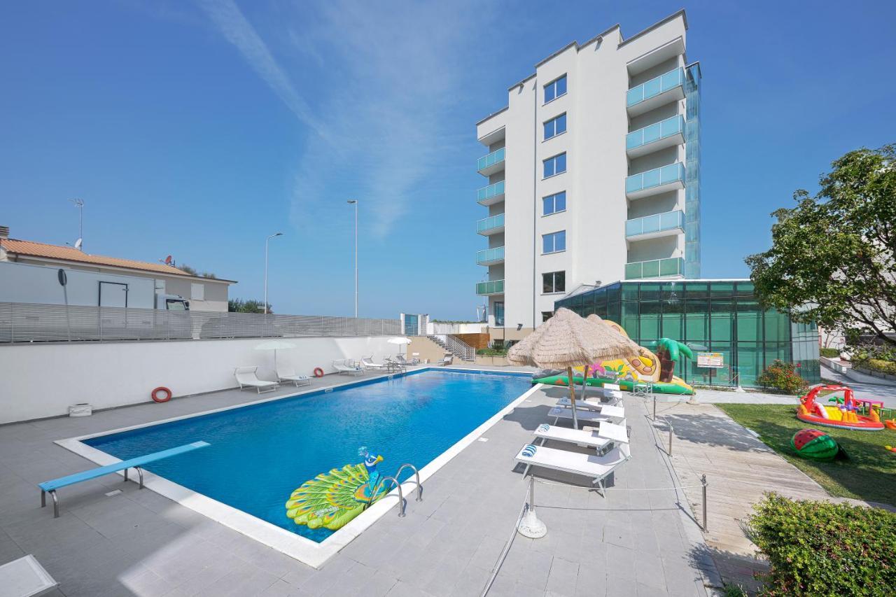 Hotel Baia Flaminia Pesaro Exterior photo
