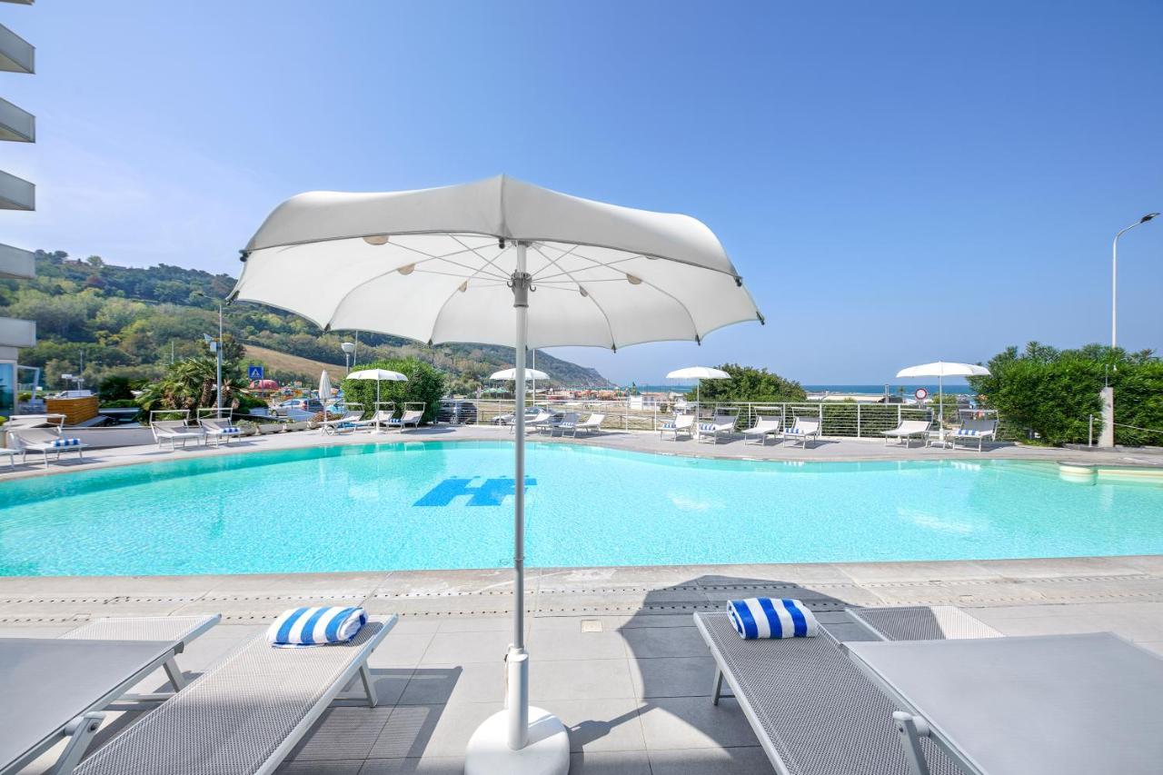 Hotel Baia Flaminia Pesaro Exterior photo