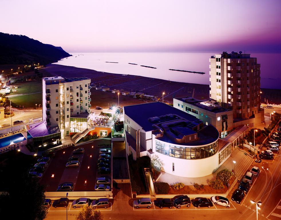 Hotel Baia Flaminia Pesaro Exterior photo