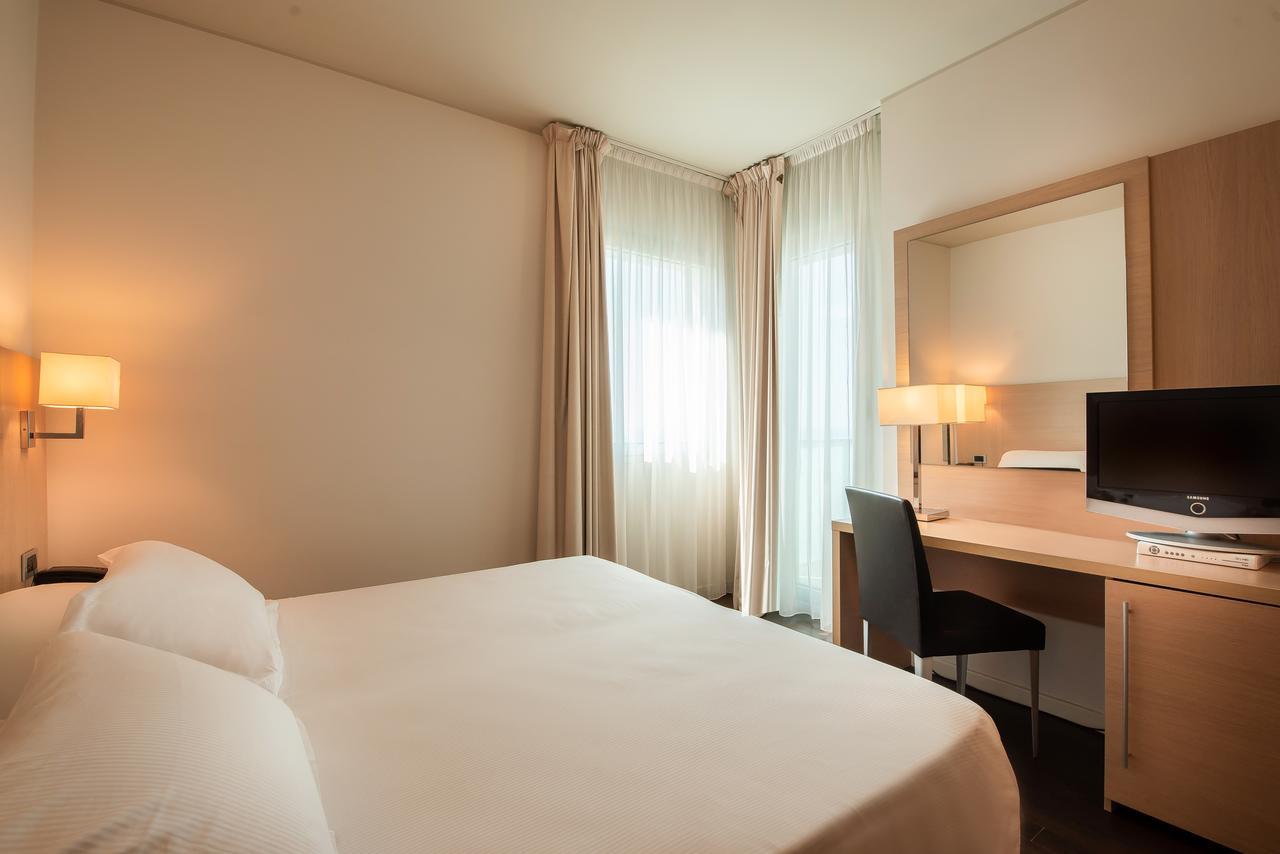 Hotel Baia Flaminia Pesaro Exterior photo