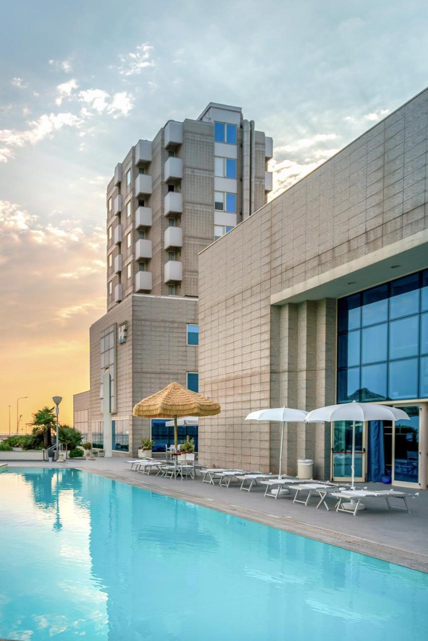 Hotel Baia Flaminia Pesaro Exterior photo
