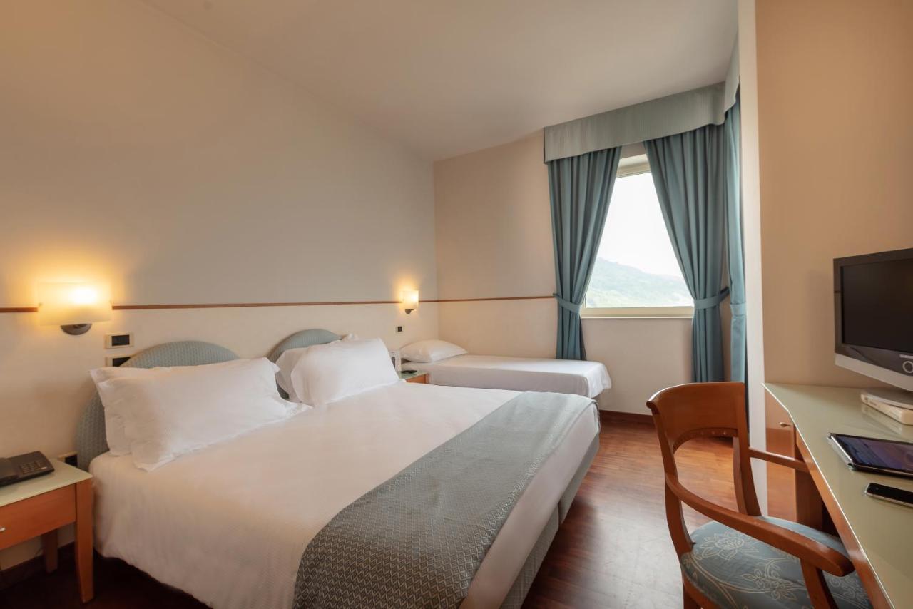 Hotel Baia Flaminia Pesaro Exterior photo