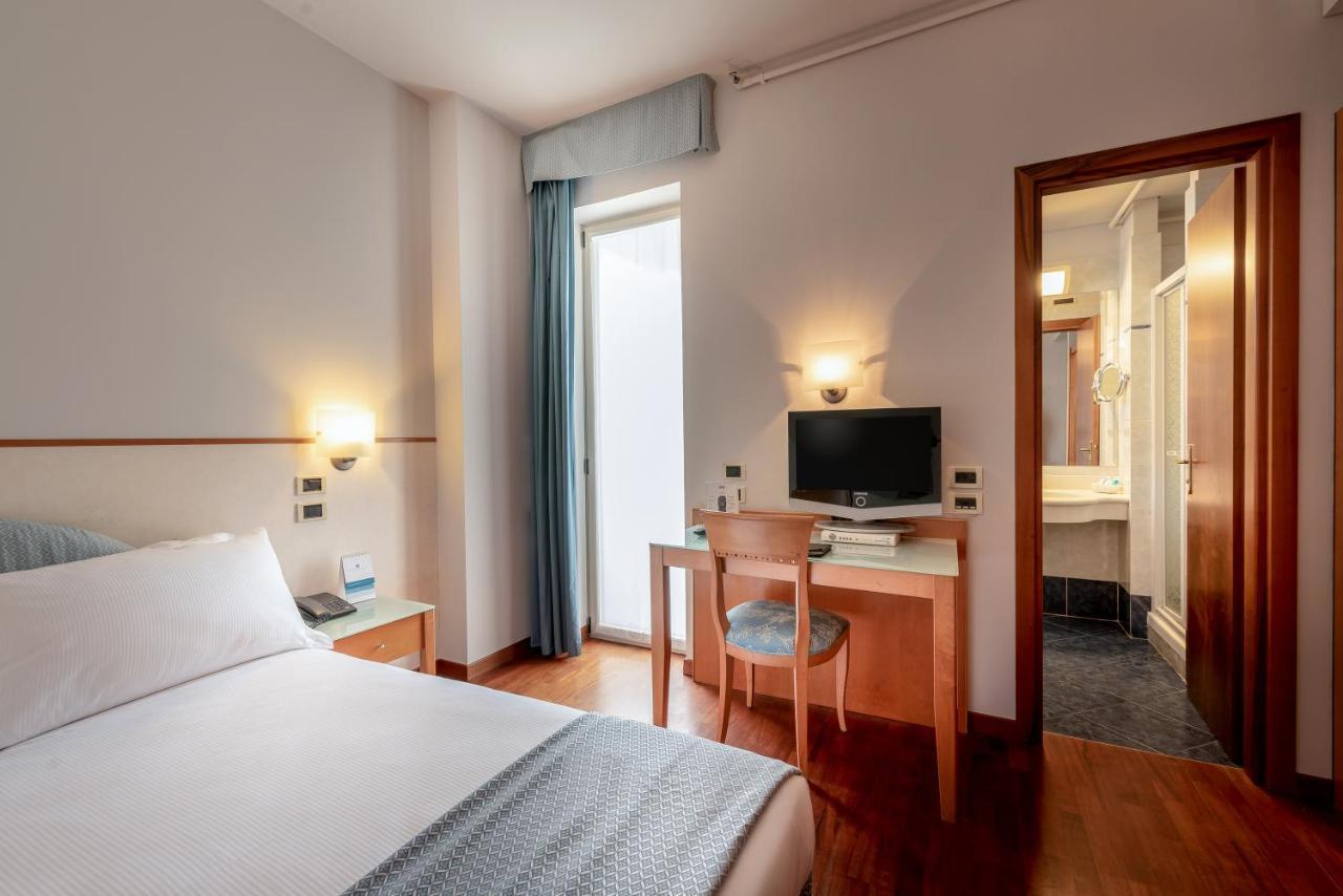 Hotel Baia Flaminia Pesaro Exterior photo