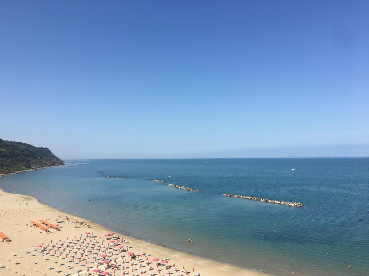 Hotel Baia Flaminia Pesaro Exterior photo